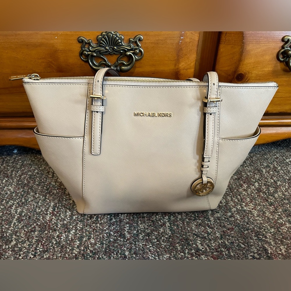 Michael Kors- Jet Tote